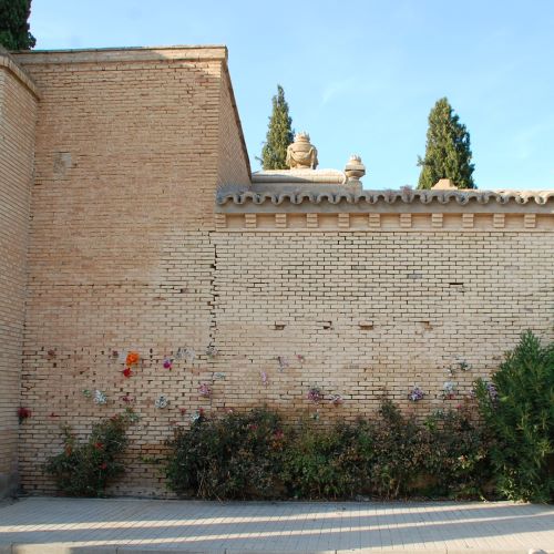 Tapia-trasera-del-cementerio-municipal-de-Zaragoza